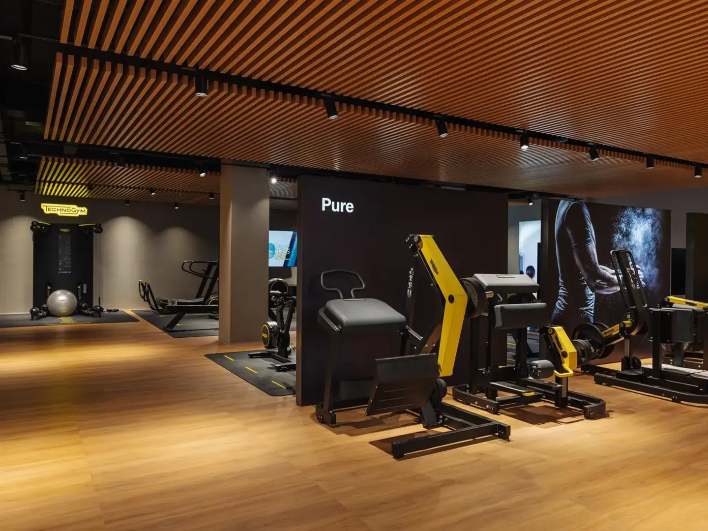 seg-fabric-graphics-technogym SEG fabric graphics for a Technogym branded retail and showroom environment